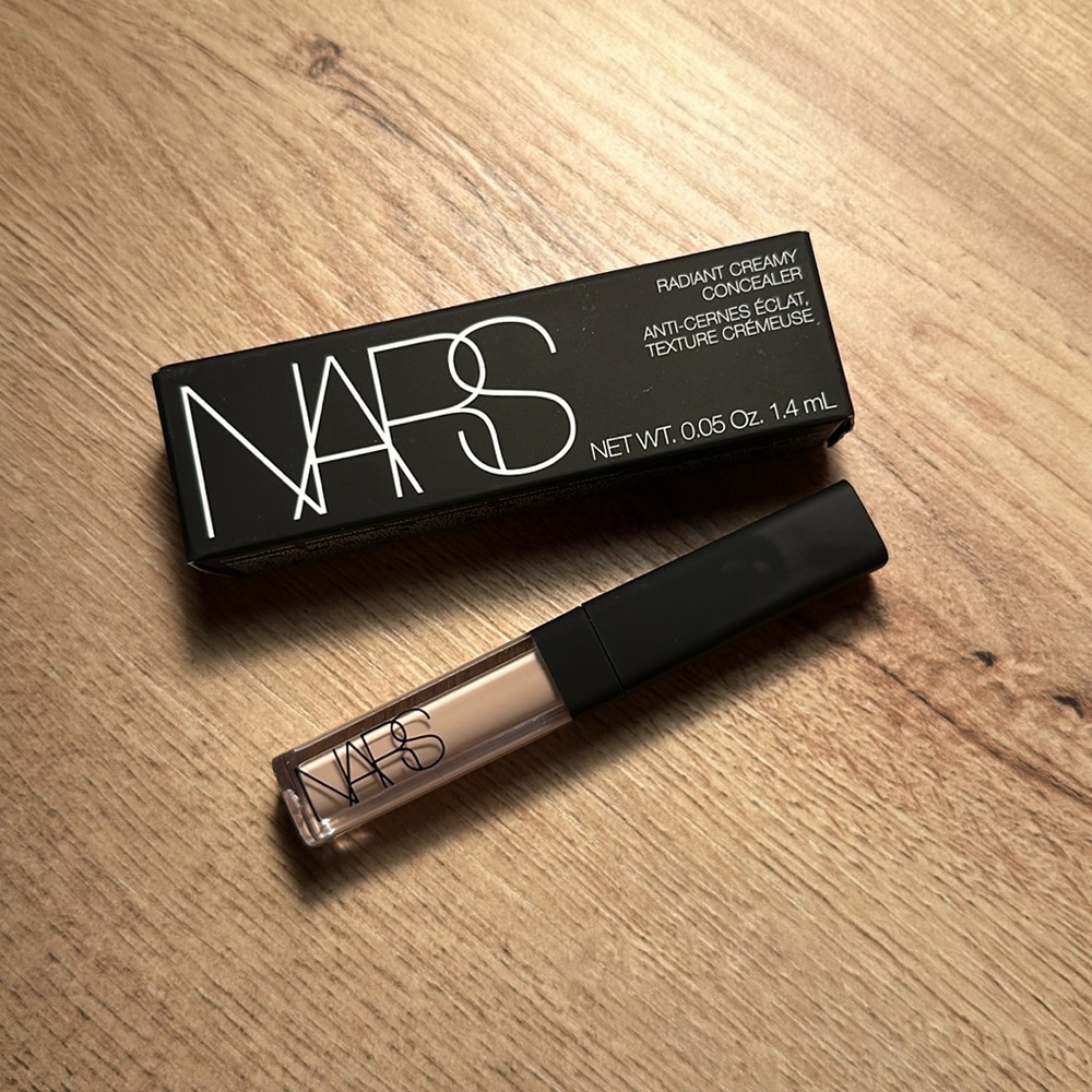 NARS Radiant Creamy Concealer In Shade Vanilla Light 2 Travel Size 0.05oz 1.4ml